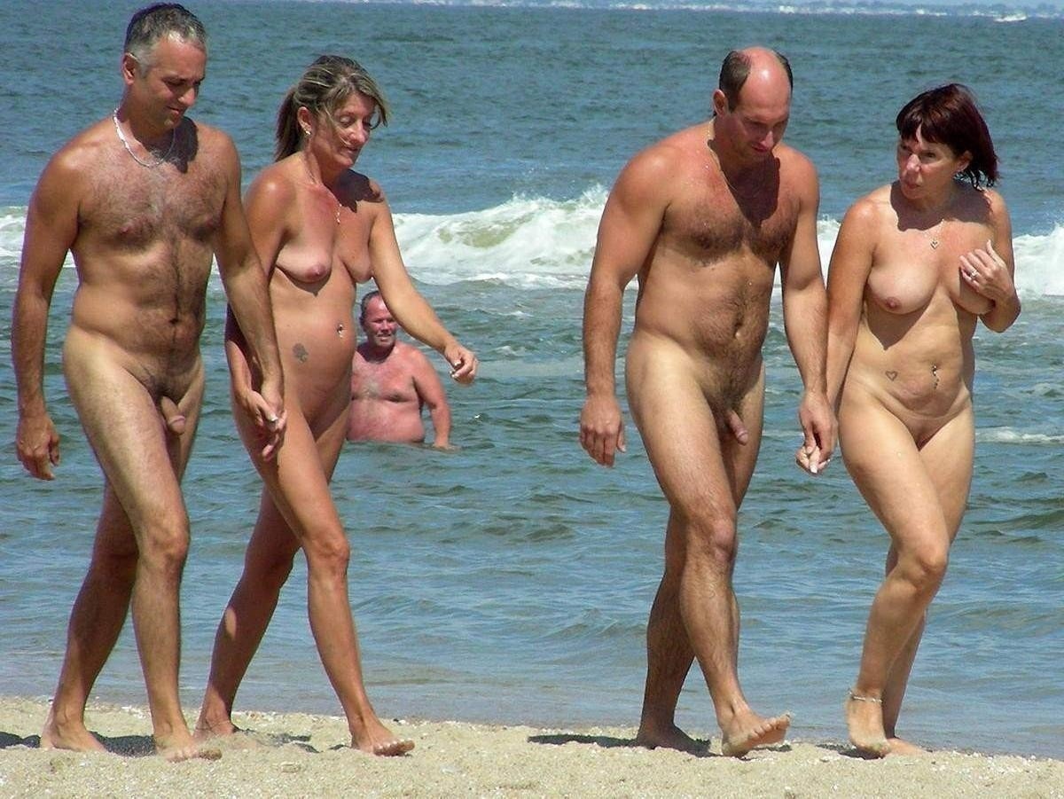 https://eropic.cc/uploads/posts/2022-05/1651789789_42-eropic-cc-p-erotika-nudisti-naturisti-erotika-46.jpg