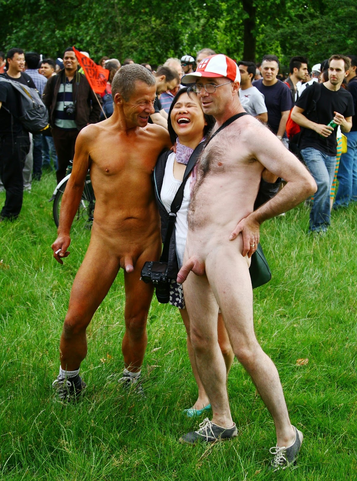 драка с голым мужиком фото 51