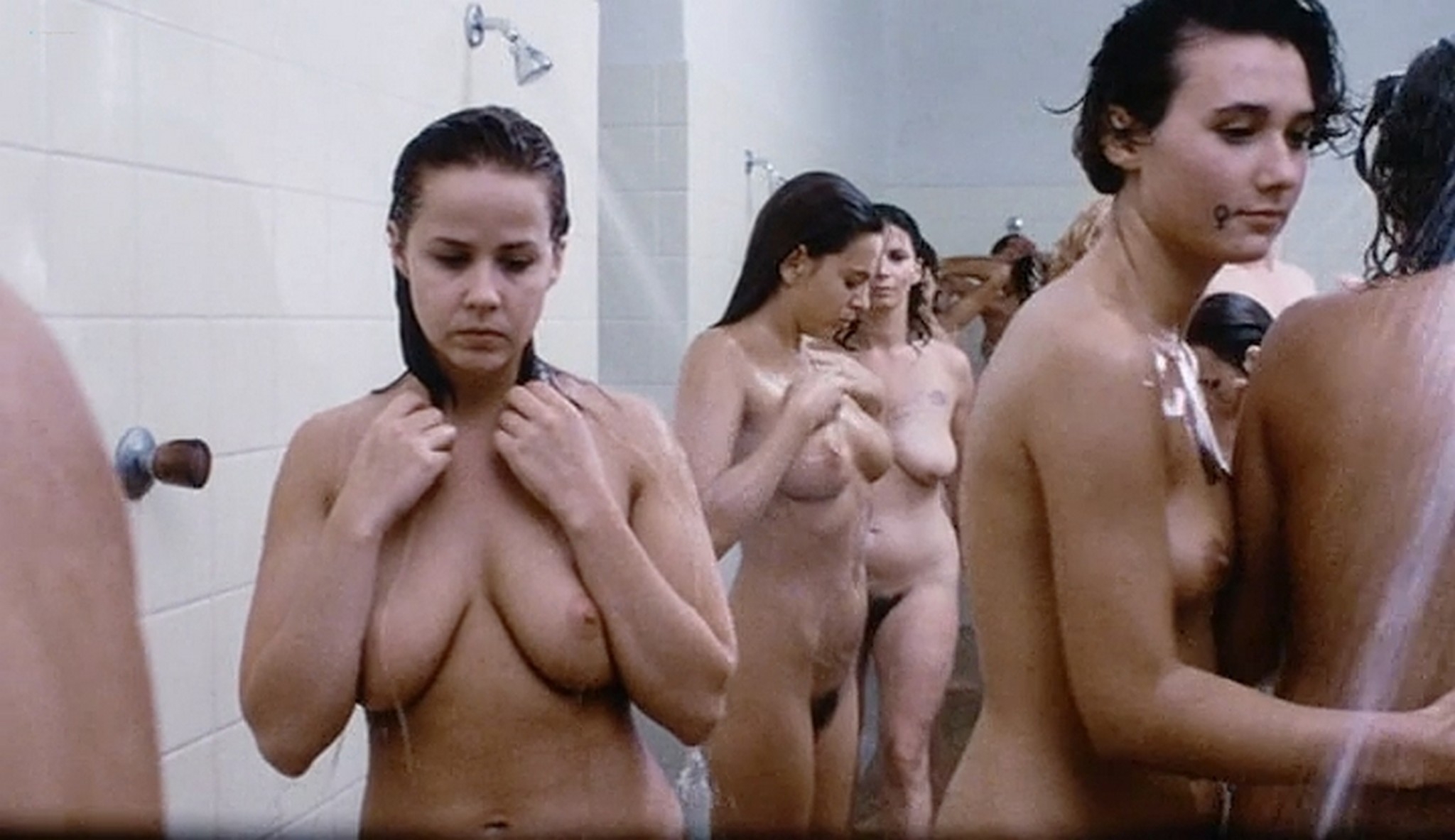 голые заключенные женских тюрем фото 35