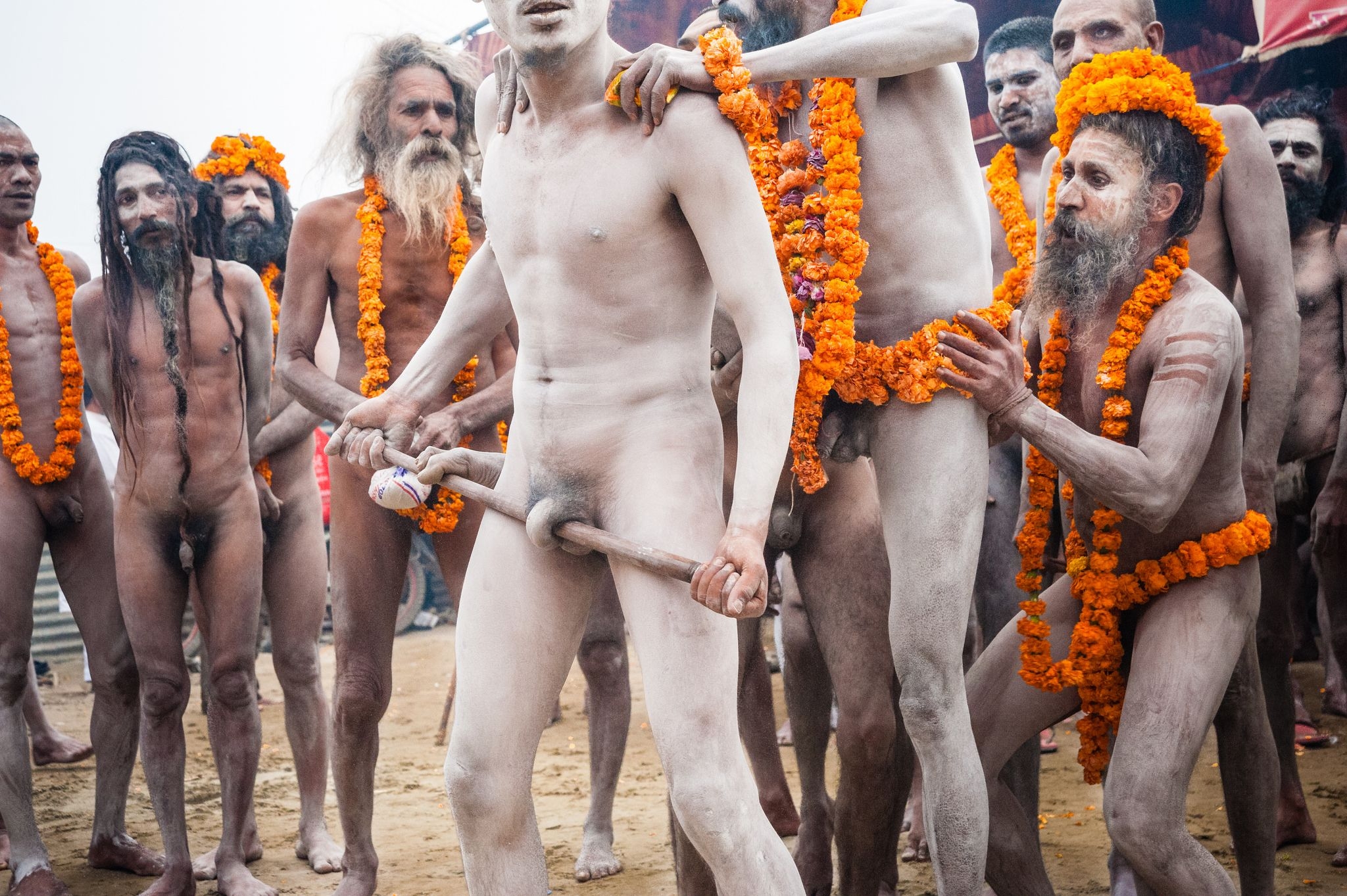 племя с голыми мужиками фото 15