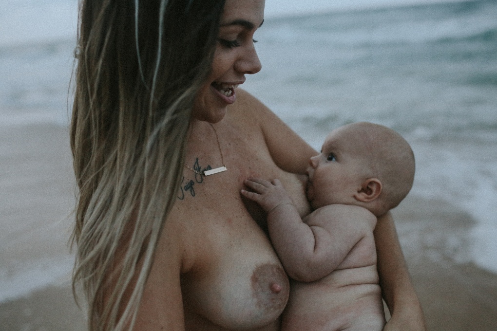 Сиси Breastfeeding
