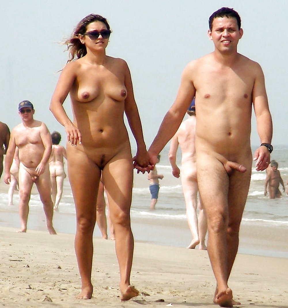 смотреть онлайн голые нудисты на пляже фото 35