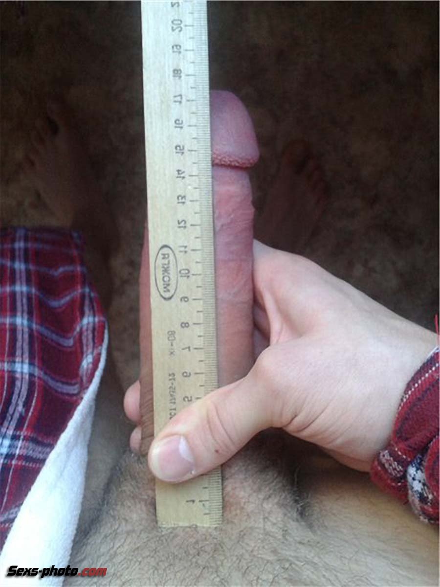 Худые телочки просто хотели измерить член приятеля - Порно онлайн