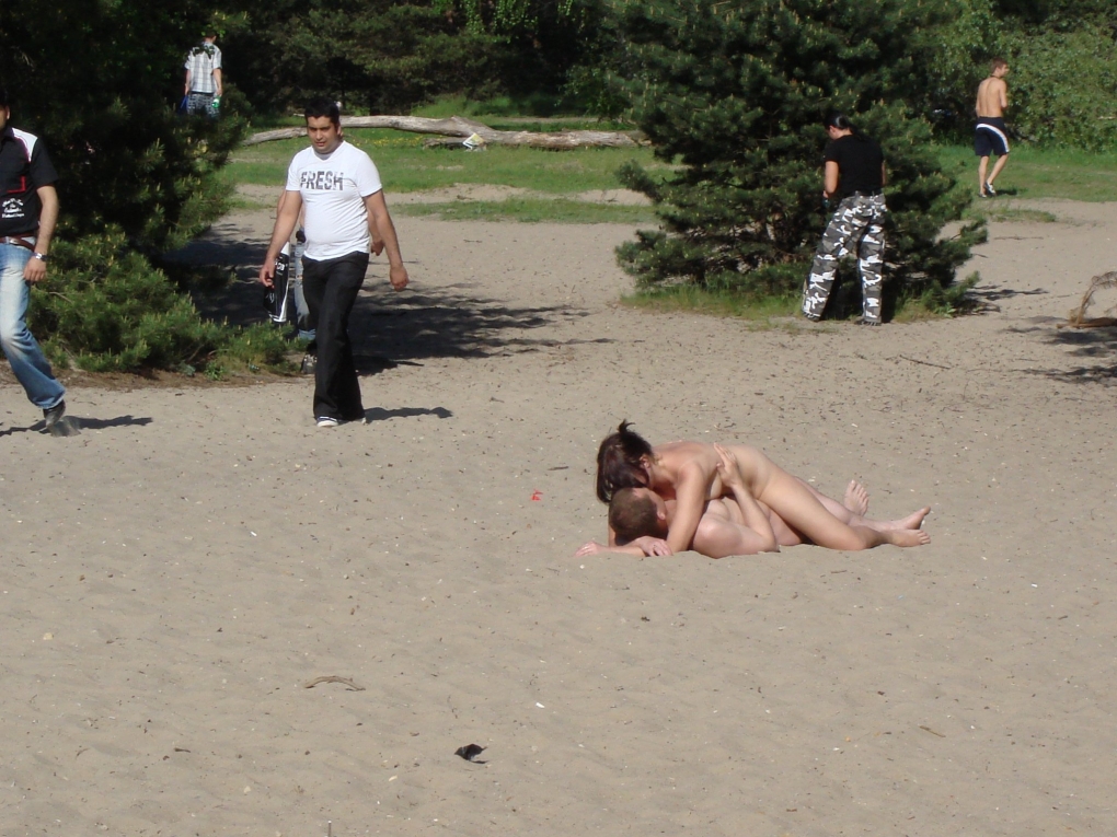 Алекс выходцев серебряный Бор nude