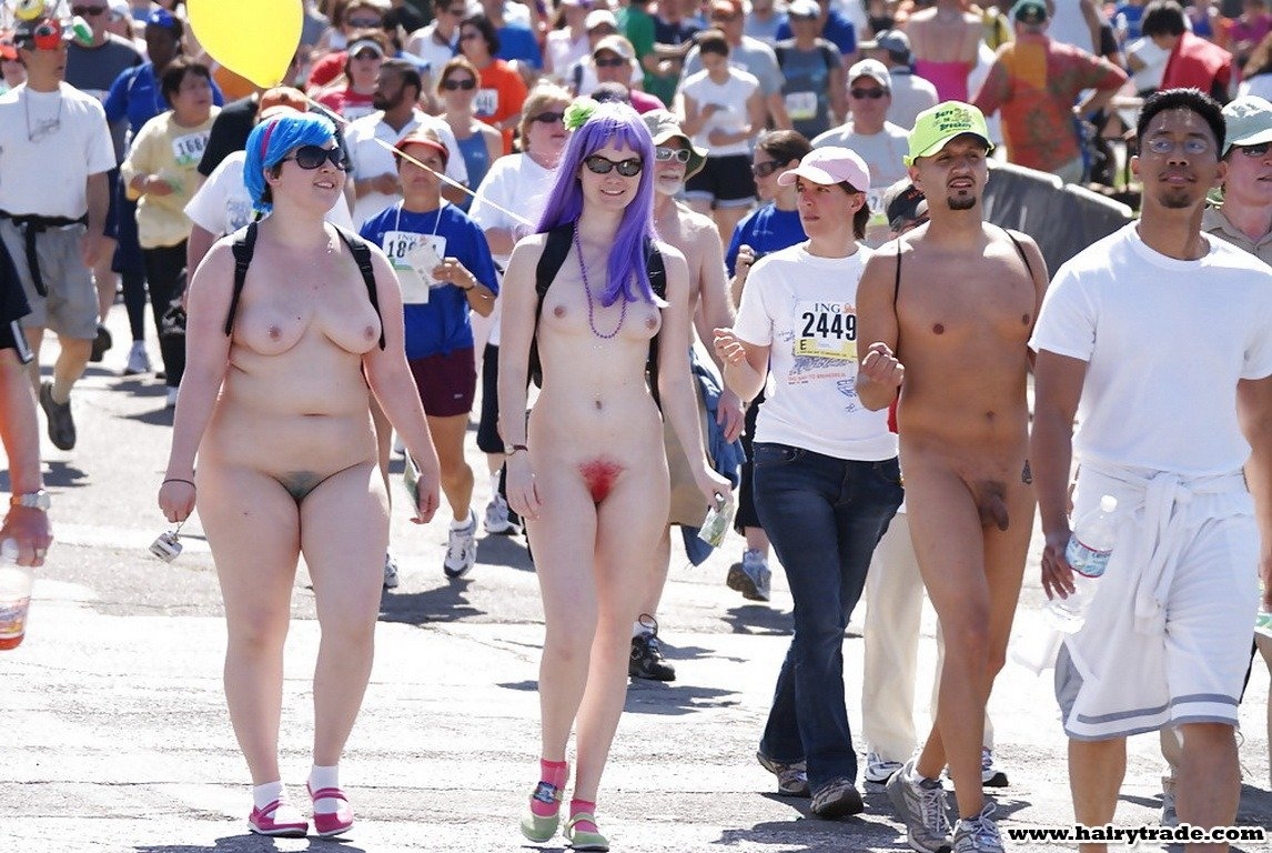 фото парад голых женщин