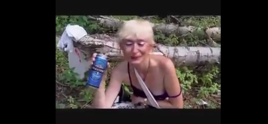 Волосатая вагина бомжихи