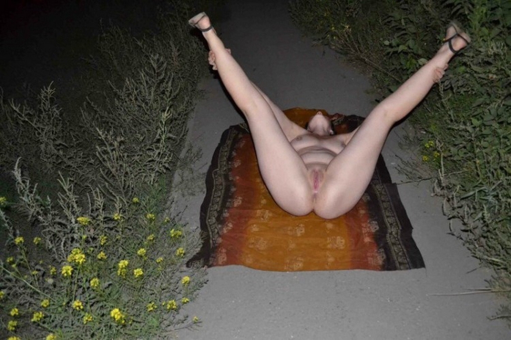Пьяные девушки без трусов