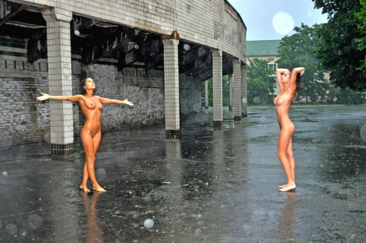 The rain nude